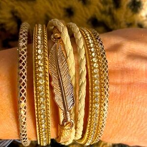 Gold and Cream Feather Multi-Strand Bracelet - Women Jewelry 🪶